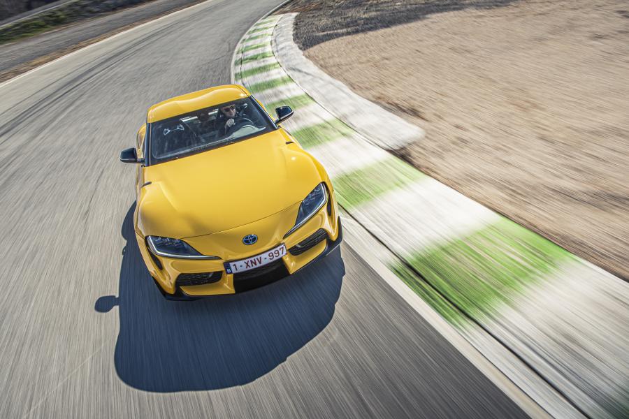  Toyota GR Supra 2.0 (A90) 2020 года  (WW) (фото 4 из 40)
